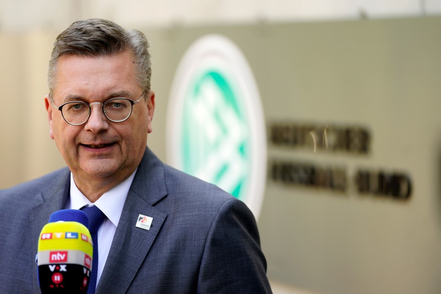 epa06900270 DFB President Reinhard Grindel gives a press statement after a meeting of DFB leaders with head coach Joachim Loew (not in picture) in Frankfurt, Germany, 20 July 2018 EPA/ALEXANDER BECHER