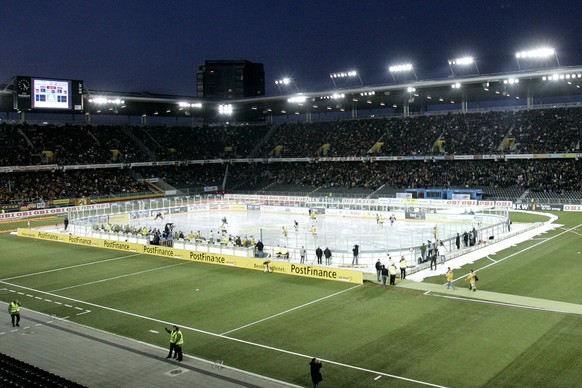 Uebersicht des Stade de Suisse beim Eishockeyspiel der Nationalliga A zwischen SCL Tigers und SC Bern am Sonntag, 14. Januar 2007, im Stade de Suisse in Bern. (KEYSTONE/Photopress/Peter Klaunzer)