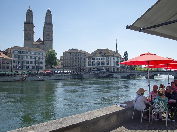 Zürich ist laut einer Studie nicht mehr die teuerste Stadt der Welt; in puncto Lebensqualität bleibt die Limmatstadt aber top. (Archivbild)