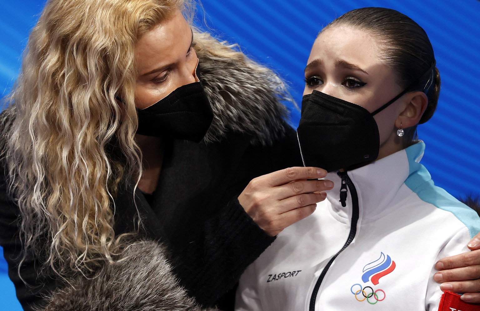 epaselect epa09766727 Kamila Valieva of Russian Olympic Committee cries next her coach Eteri Tutberidze (L) after the Women&#039;s Free Skating of the Figure Skating events at the Beijing 2022 Olympic ...