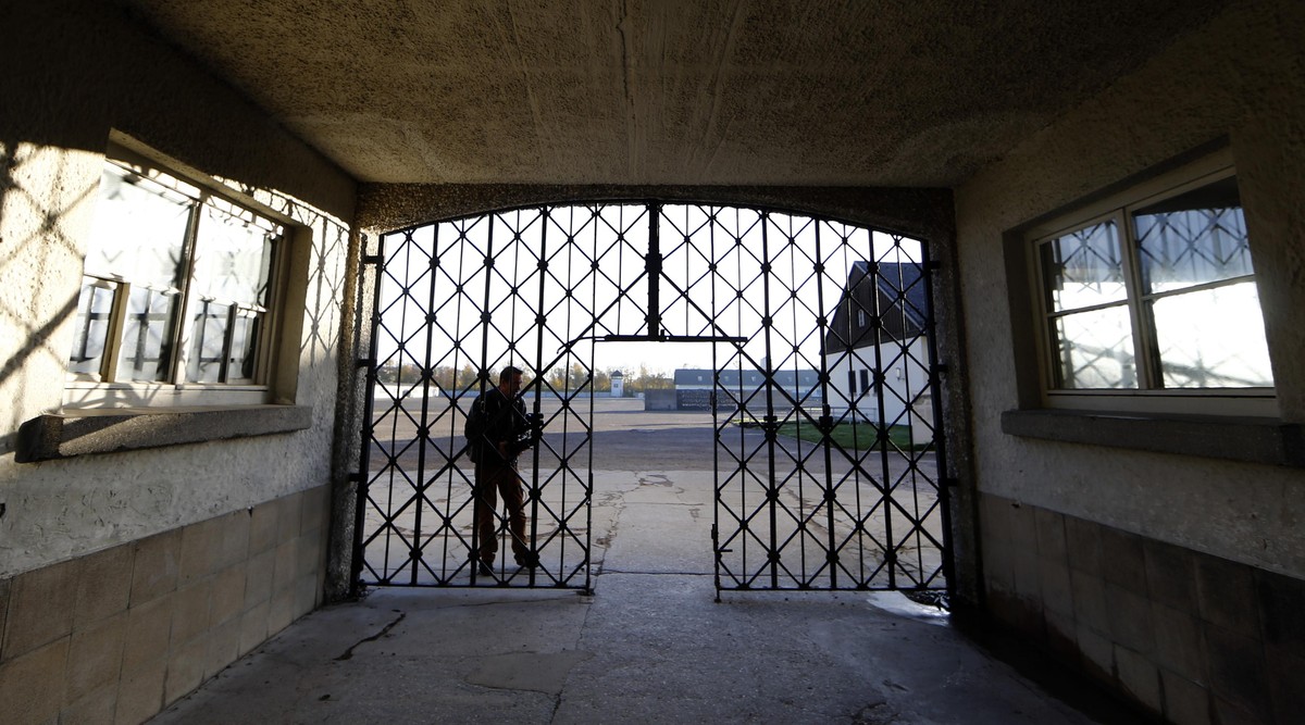 Der Haupteingang zum KZ Dachau.