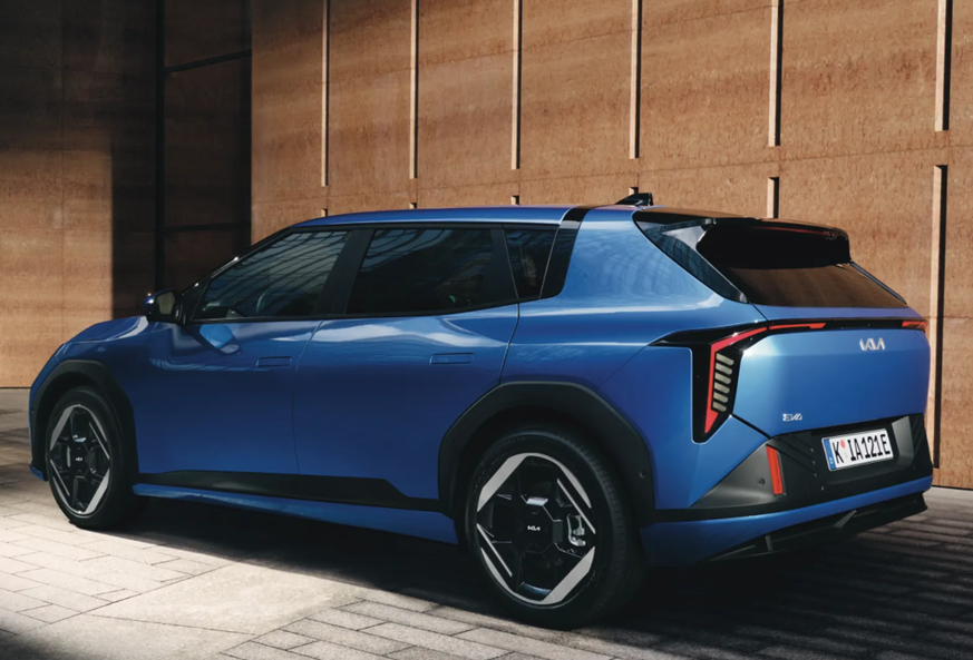 Der EV4 in der Schrägheckversion. Die ausklappenden Türgriffe müssten allerdings nicht sein.