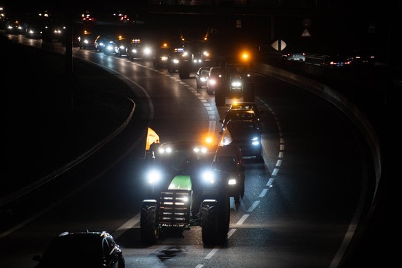 French Farmers Launch Protests Against Mercosur Agreement - Velizy Farmers stage a blockade on the RN118 road at the start of a nationwide protest against EU-Mercosur agreement with farmers feeling th ...