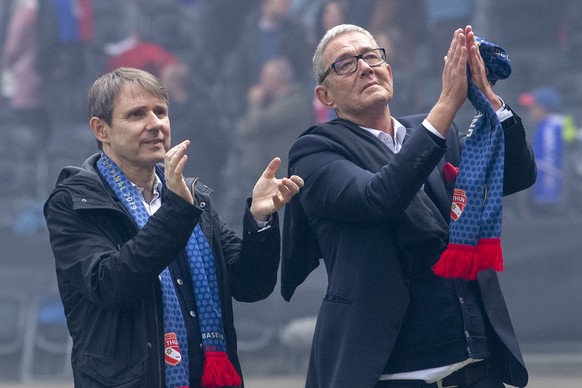 Bernhard Burgener, Praesident FC Basel, links, Roland Heri, rechts, CEO FC Basel, nach dem Schweizer Fussball Cupfinalspiel zwischen dem FC Basel und dem FC Thun, am Sonntag 19. Mai 2019, im Stade de  ...