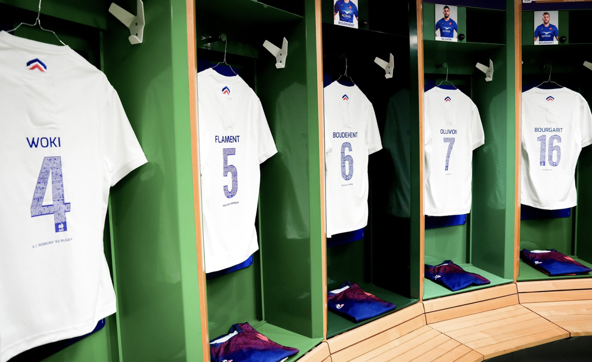 Les maillots du XV de France avant le match contre l'Ecosse samedi à Saint-Etienne.