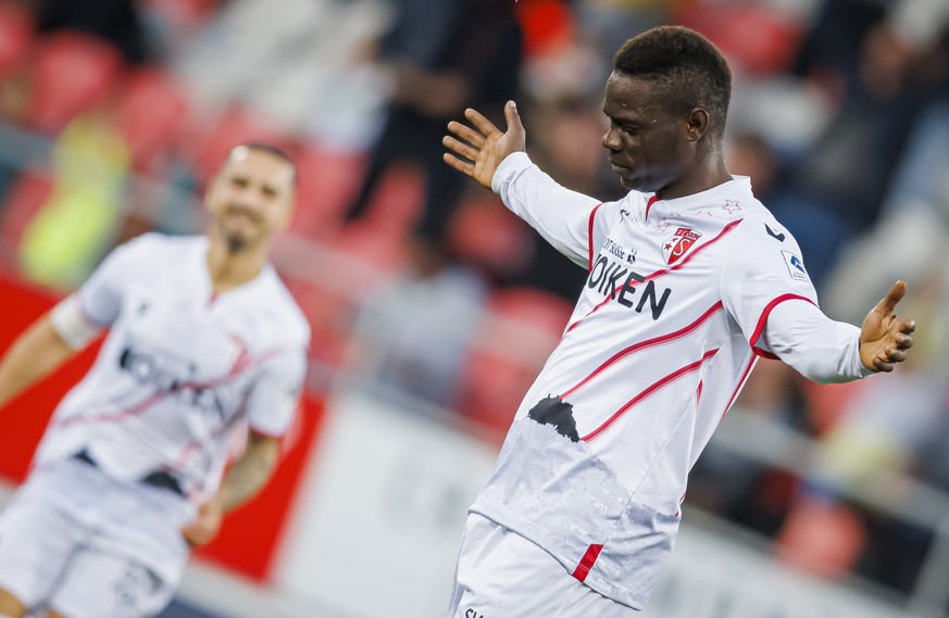 L&#039;attaquant valaisan Mario Balotelli celebre son but lors de la rencontre du championnat de football de Super League entre le FC Sion et le FC Lucerne le samedi 15 octobre 2022 au stade de Tourbi ...