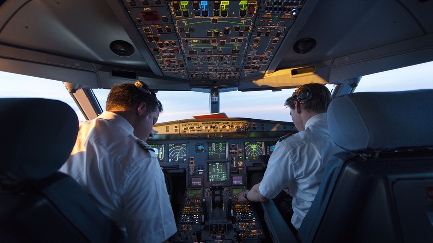 Zahlreiche Lufthansa-Piloten haben sich krank gemeldet. 