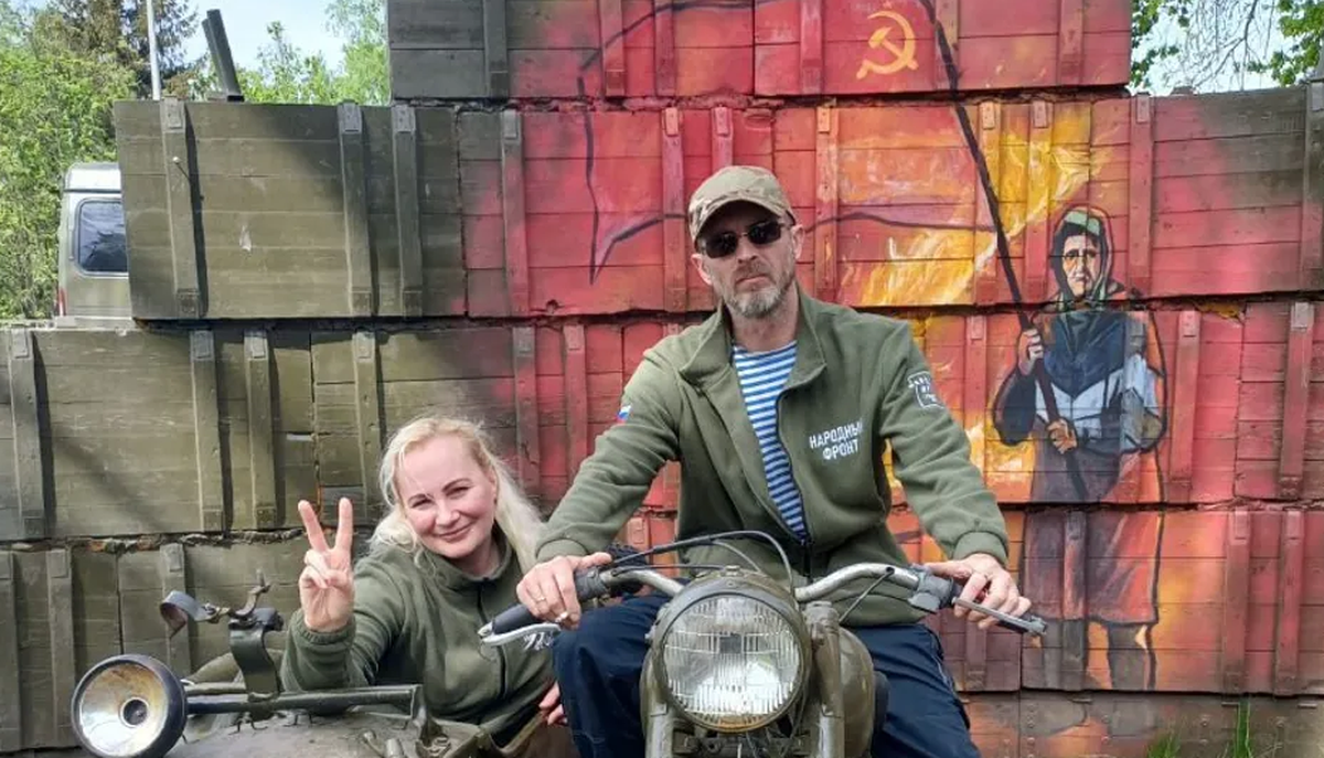 Elena Kolbasnikova und Max Schlund, deutsche Putin-Fans