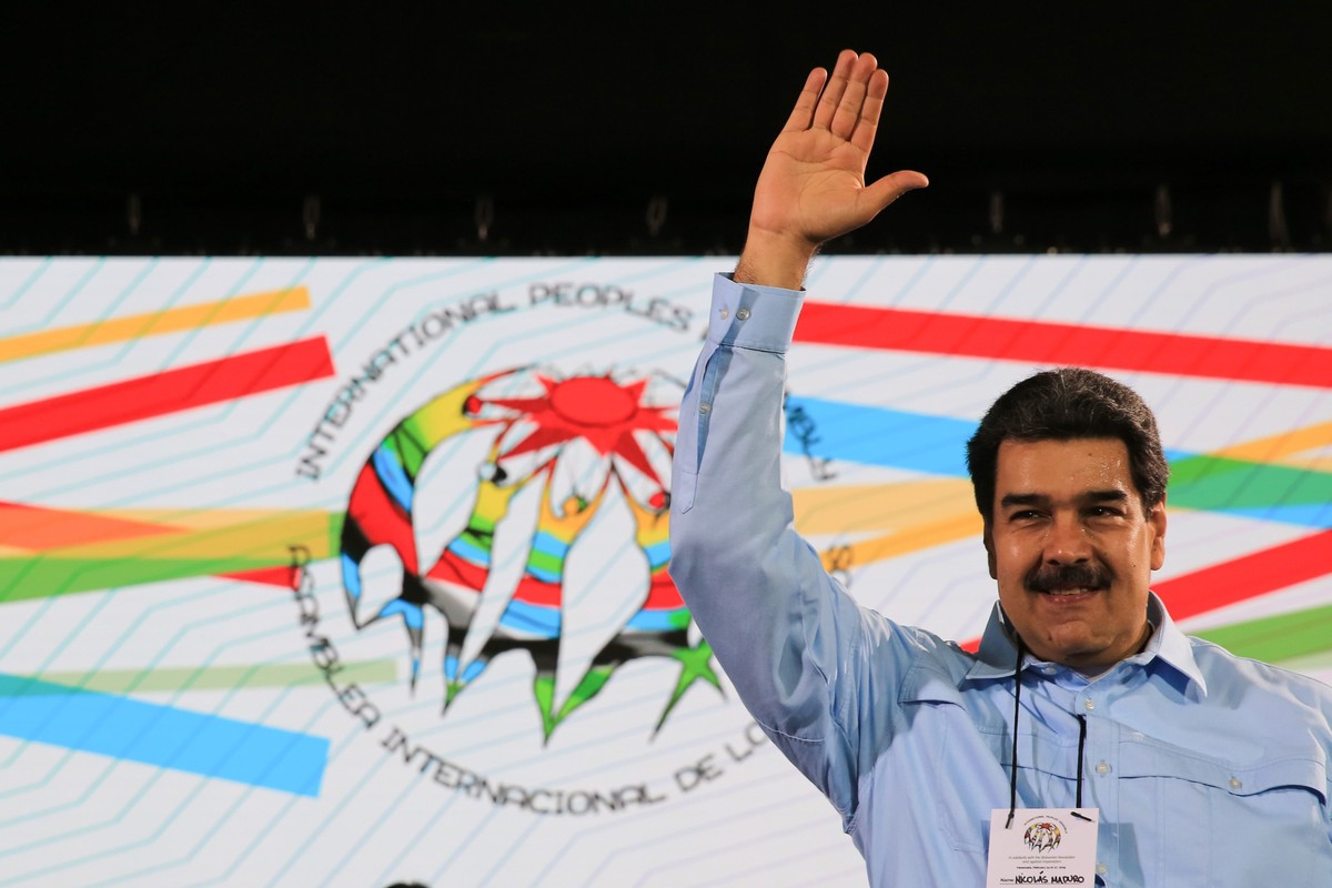 epa07399957 A handout picture provided by Miraflores press shows the Venezuelan President Nicolas Maduro during his participation during the closure of the International People's Assembly in Cara ...
