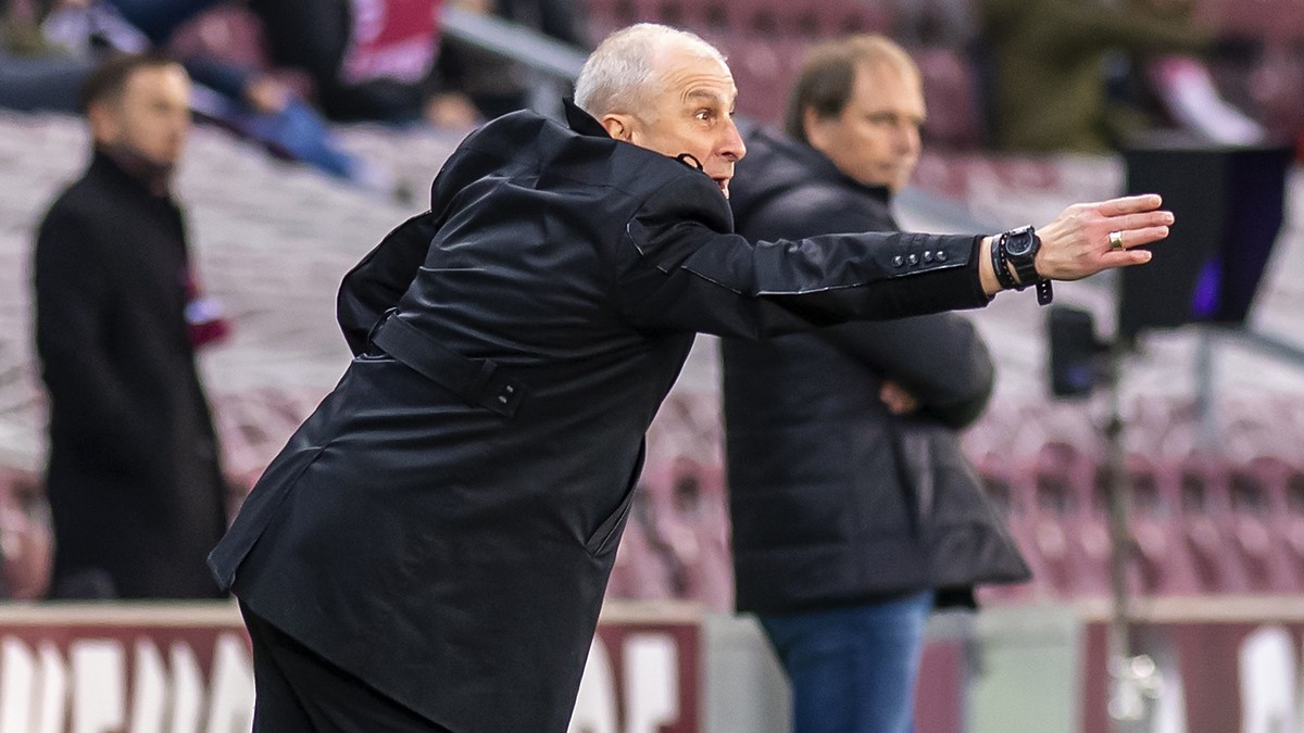 L'entraineur du FC Lausanne-Sport Alain Casanova, lors de la rencontre de football de Super League entre le Geneve Servette FC et le FC Lausanne-Sport (LS), ce samedi 5 fevrier 2022 au stade de G ...