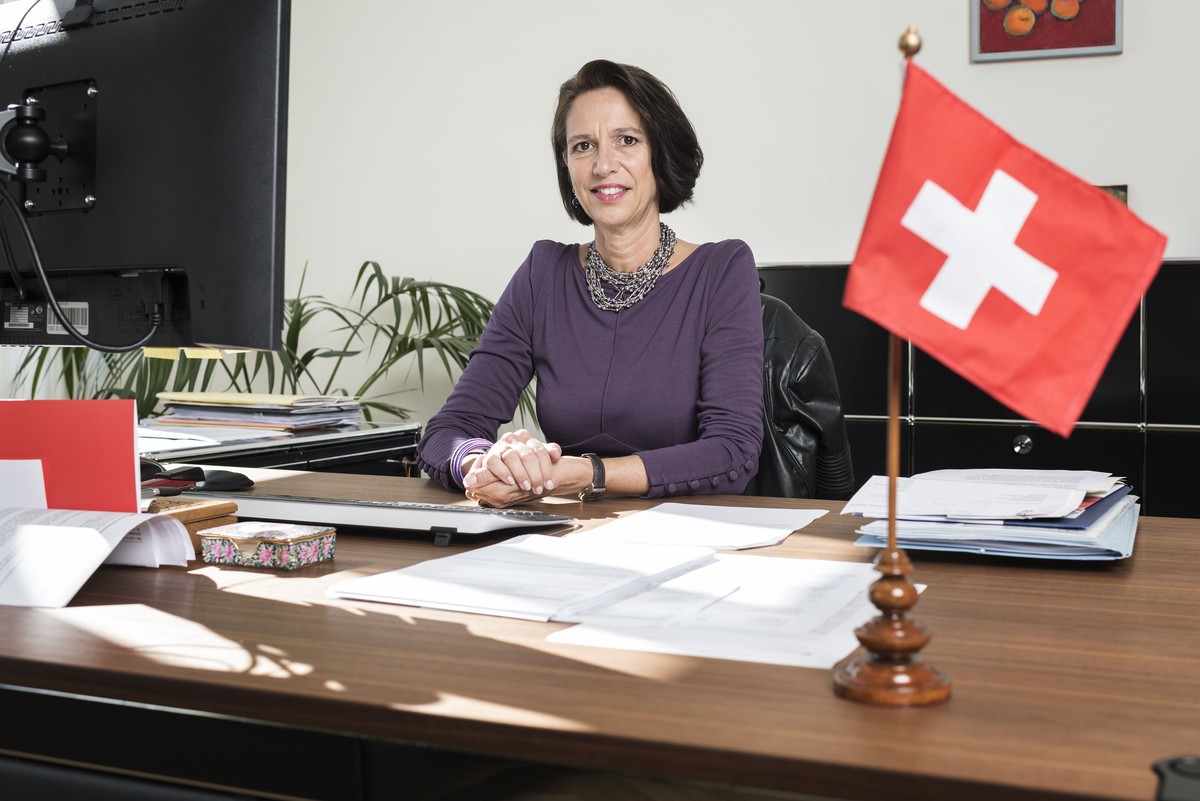 ARCHIVBILD ZUR SPIONAGEAFFAERE ZWISCHEN DER SCHWEIZ UND DEUTSCHLAND --- Schweizer Botschafterin in Berlin Christine Schraner-Burgener portraitiert am 28. September 2015 in der Schweizer Botschaft in B ...
