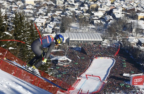 Alpine Skiing - FIS Alpine Skiing World Cup - Men&#039;s Downhill Race - Kitzbuehel, Austria - 21/01/17 - Valentin Giraud Moine of France in action. REUTERS/Dominic Ebenbichler
