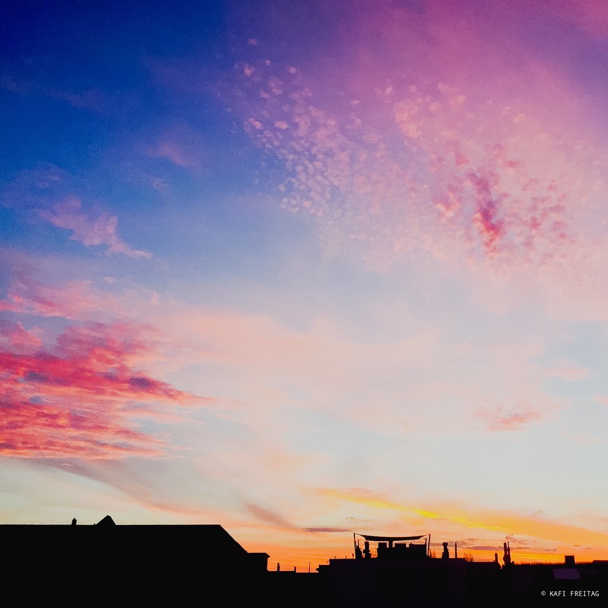 Das ist der Himmel über uns. Nach ihm sollten wir uns gopf nomoll strecken!&nbsp;