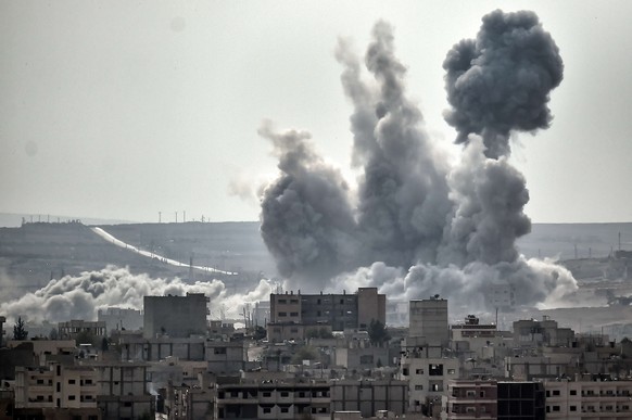 Schwarze Rauchschwaden über Kobane.