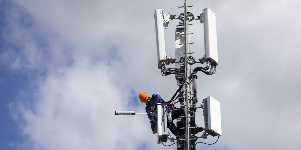 Momentan messen die Mobilfunkbetreiber selbst, ob ihre Anlagen die Grenzwerte überschreiten oder nicht. (Symbolbild)