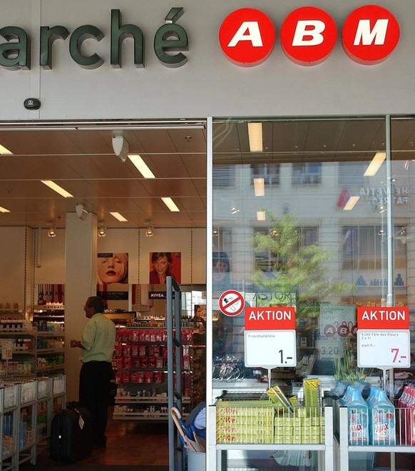 ABM war eine Abkürzung für «Au Bon Marché», doch in der Bevölkerung geisterte auch die humoristische Mundart-Übersetzung «Alles Billige Mischt» umher.