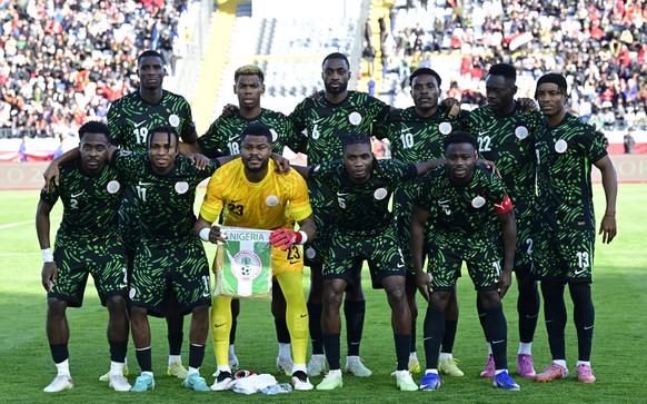 epa12656311 Players of Nigeria pose for a team photo ahead of the CAF Africa Cup of Nations 2025 3rd place match between Egypt and Nigeria in Casablanca, Morocco, 17 January 2026. EPA/JALAL MORCHIDI 1 ...
