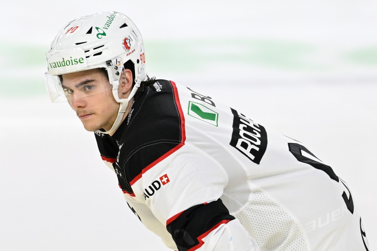 Lausannes Theo Rochette, beim Eishockey-Qualifikationsspiel der National League, zwischen den SCL Tigers und Lausanne HC, am Sonntag, 30. November 2025, in der Emmental Versicherung Arena in Langnau.( ...