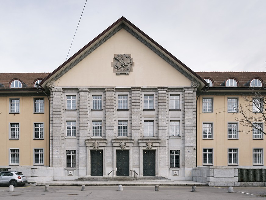 Urteil im Türsteher-Prozess: Der 36-jährige Beschuldigte hatte im Frühling 2015 einen langjährigen Kontrahenten erschossen. (Symbolbild)