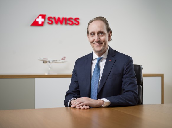 ARCHIV - ZUM ERGEBNIS 2020 DER SWISS STELLEN WIR IHNEN FOLGENDES BILDMATERIAL ZUR VERFUEGUNG - Dieter Vranckx, CEO der Fluggesellschaft SWISS, portaitiert am 1. Februar 2021 am Hauptsitz der Swiss in  ...