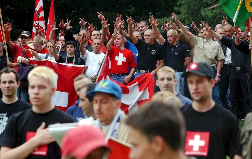 Rechtsextreme anlässlich der 1.-August-Feierlichkeiten auf dem Rütli.&nbsp;