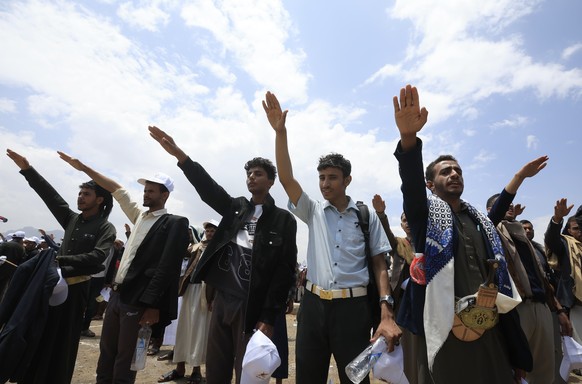 epa13126739 Students take the oath of allegiance to the Houthi group during a rally supporting the Houthi-imposed naval embargo against Saudi Arabia in Sana'a, Yemen, 22 July 2026. Hundreds of st ...