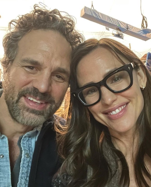 Jennifer Garner und Mark Ruffalo

https://www.instagram.com/p/CLp8--Dj7Xw/?utm_source=ig_embed&amp;ig_rid=1e46d127-cf98-4b2c-822f-e26776e25baf