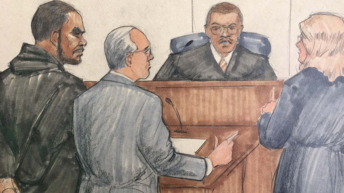ADDS NAMES OF LAWYERS - In this courtroom sketch, R&amp;B singer R. Kelly, attorney Steve Greenberg and prosecutor Jennifer Gonzalez appears before Cook County Judge John Fitzgerald Lyke Jr. at the Le ...