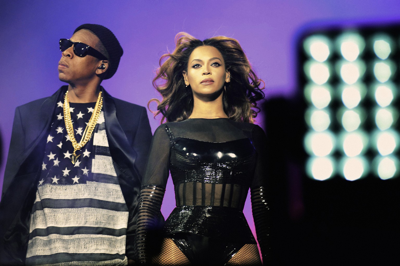 Sieht so eine Schwangere aus? Jay-Z und Gattin Beyoncé beim gemeinsamen Auftritt in Paris.