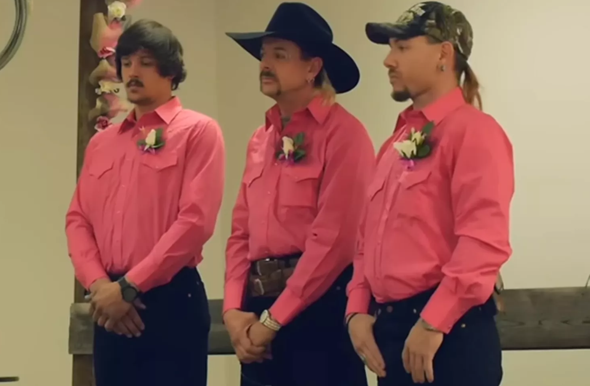 Joe Exotic, John Finlay und Travis Maldonado an ihrem Hochzeitstag.