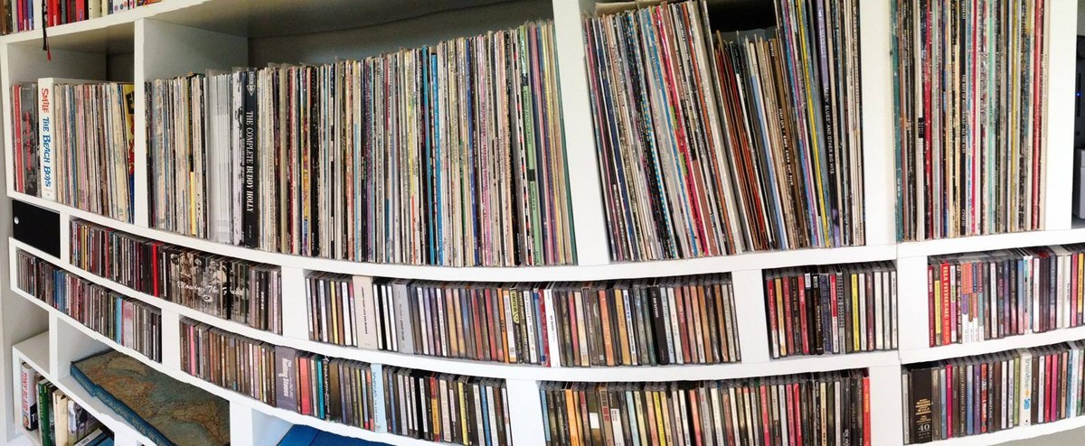 vinyl LP schallplatten retro musik rock'n'roll beatles stray cars bo diddley steve earle ramones louis armstrong jazz sister rosetta tharpe strip sidney bechet matman modern jazz quartett me ...