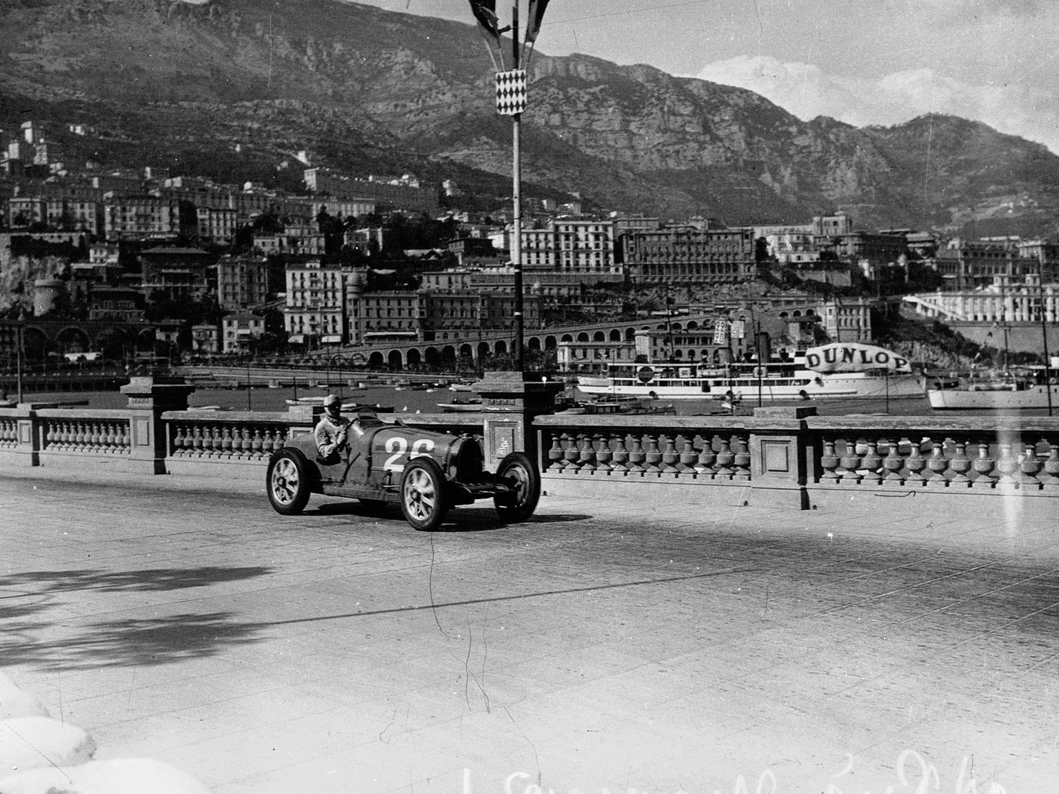 Ohne die Erfindung von Ernest Guglielminetti wohl nicht denkbar: Der Grand-Prix von Monte Carlo, im Bild die Ausgabe von 1931.
https://gallica.bnf.fr/ark:/12148/btv1b9029595v/