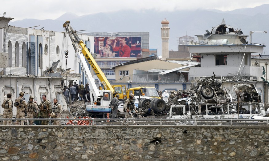 Ein mit Sprengstoff beladener Lastwagen war vor einem nur wenige Hundert Meter vom Präsidentenpalast entfernten Gebäude explodiert, in dem eine Einheit des Sicherheitsdienstes NDS untergebracht ist.