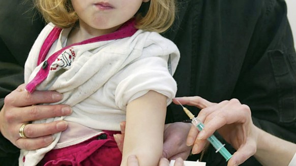 Bis zu 2500 Euro Strafe: Der deutsche Gesundheitsminister will Eltern zur Masern-Impfung ihrer Kinder per Gesetz verpflichten. (Symbolbild)
