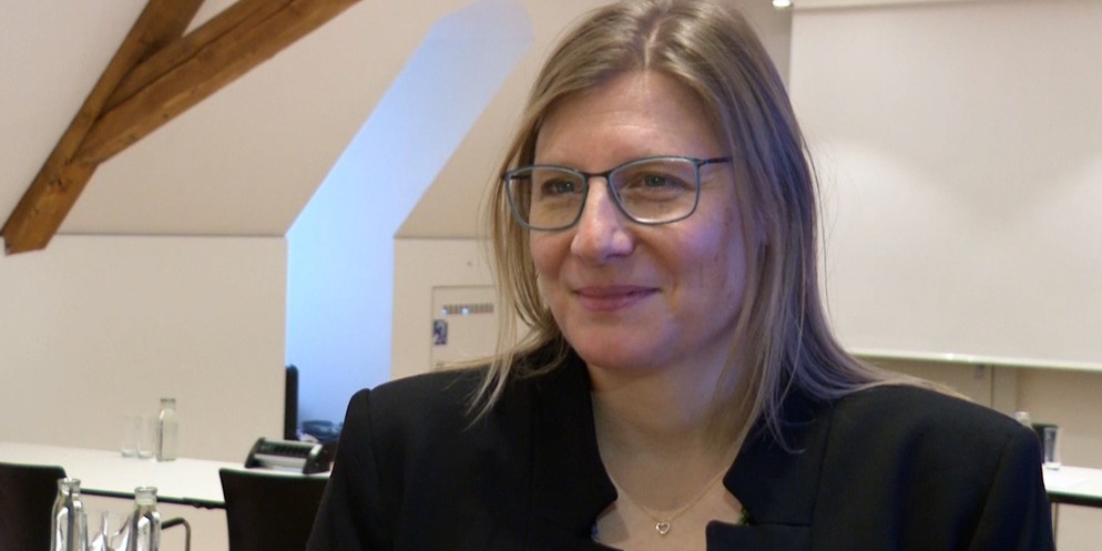 2014 wurde die Berner Oberärztin Natalie Urwyler vom Inselspital unrechtmässig gekündigt. Nachdem sie sich bereits erfolgreich gegen die Kündigung gewehrt hatte, machte sie vor Gericht weitere Diskrim ...