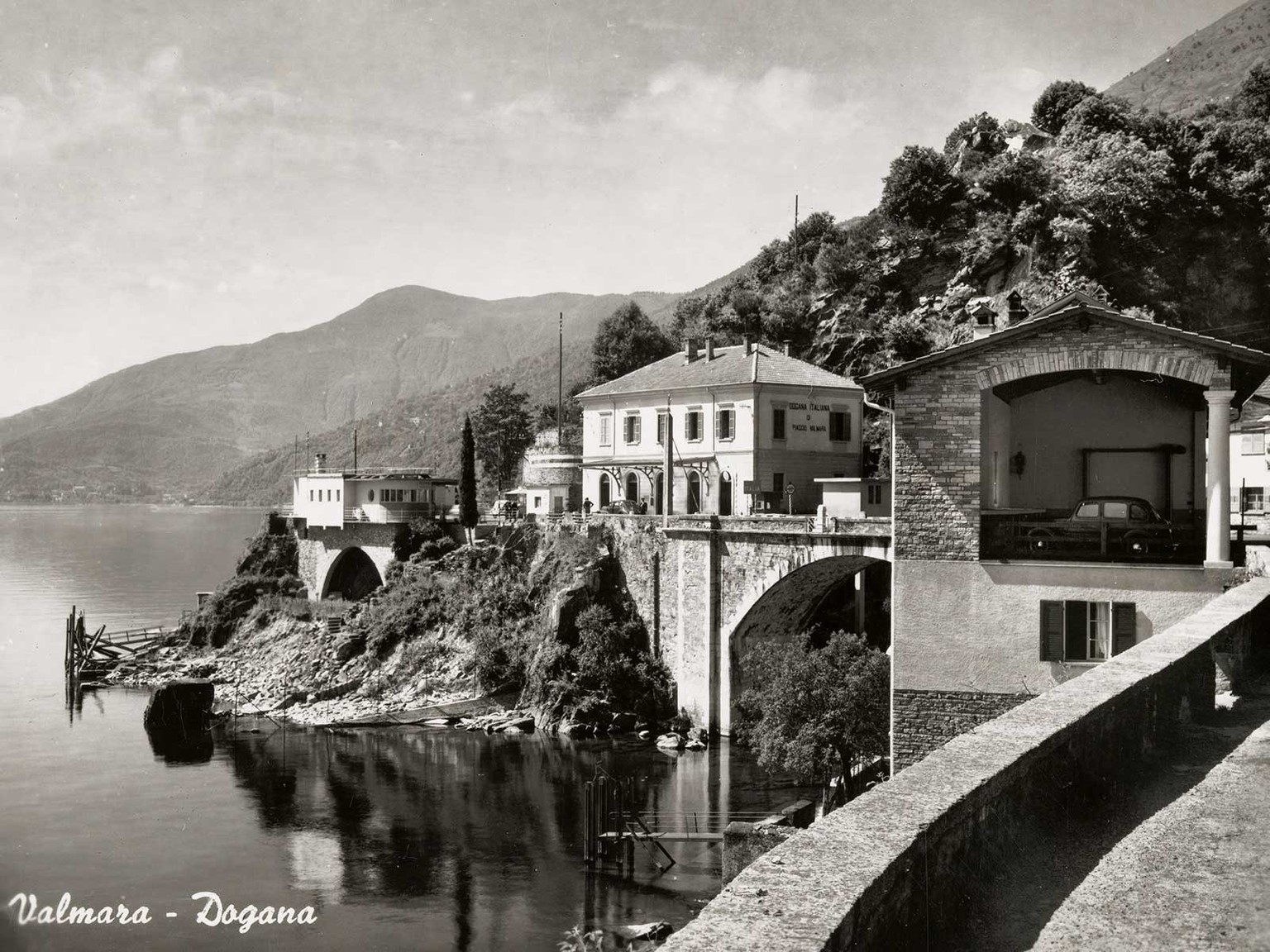 Die Zollstelle Valmara - Madonna di Ponte um 1940.
https://ba.e-pics.ethz.ch/catalog/ETHBIB.Bildarchiv/r/1116742
