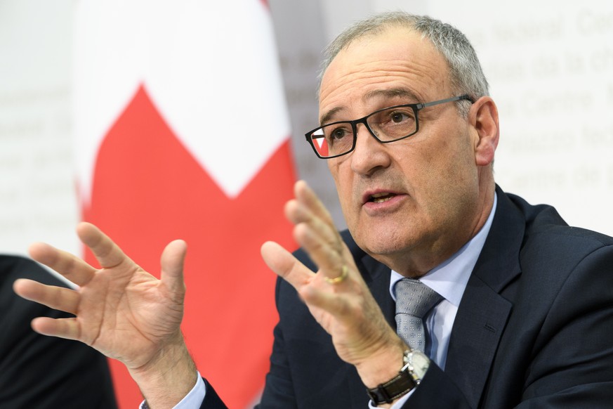 Bundesrat Guy Parmelin, spricht an einer Medienkonferenz zum Planungsbeschluss Air2030 am Mittwoch, 23. Mai 2018, im Medienzentrum Bundeshaus in Bern. Der Planungsbeschluss zum Schutz des Luftraums, e ...