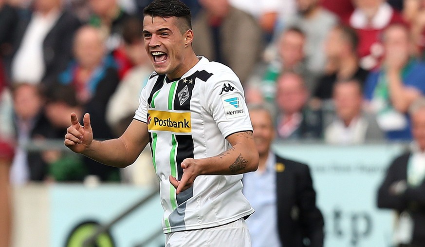 Granit Xhaka trifft zum 2:0 für Gladbach. Die Fohlen bleiben erster Bayern-Jäger.