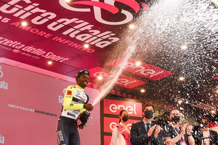 Mandatory Credit: Photo by Roberto Bartomeoli/LiveMedia/Shutterstock 12944226r Awards ceremony First place Girmay Biniam 121 ERI - Intermarche - Wanty - Gobert Materiaux Giro d Italia Stage 10 - Pesca ...
