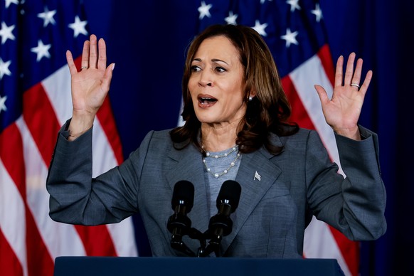 epaselect epa11473253 US Vice President Kamala Harris participates in a campaign event at James B. Dudley High School in Greensboro, North Carolina, USA, 11 July 2024. Dudley High School, founded in 1 ...