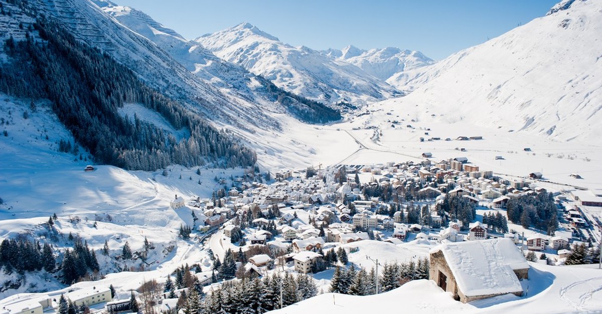 20-personen-wegen-schwelbrands-in-andermatter-resort-evakuiert