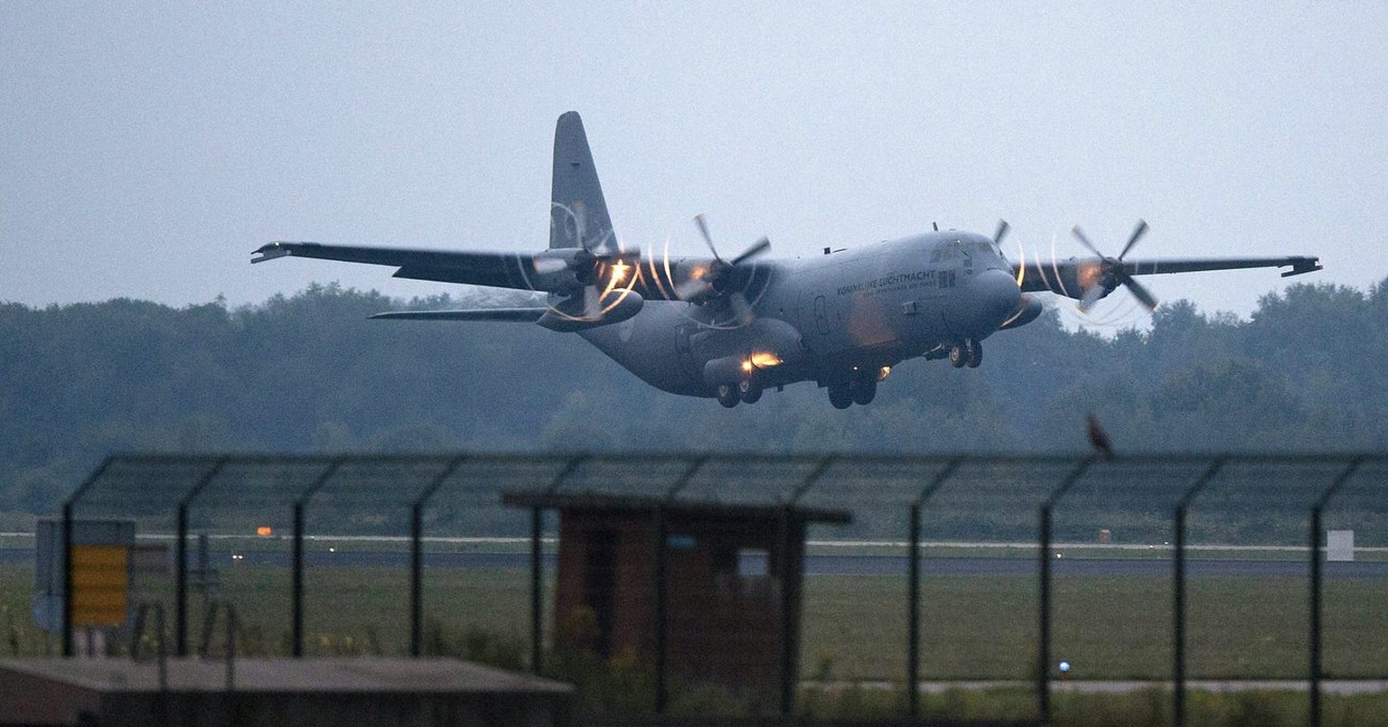 Ein Militärtransporter vom Typ Hercules C130 der holländischen Luftwaffe.