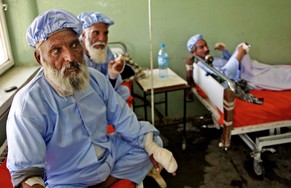 Die Taliban bedrohten Wähler damit, ihnen die Finger abzuschneiden.