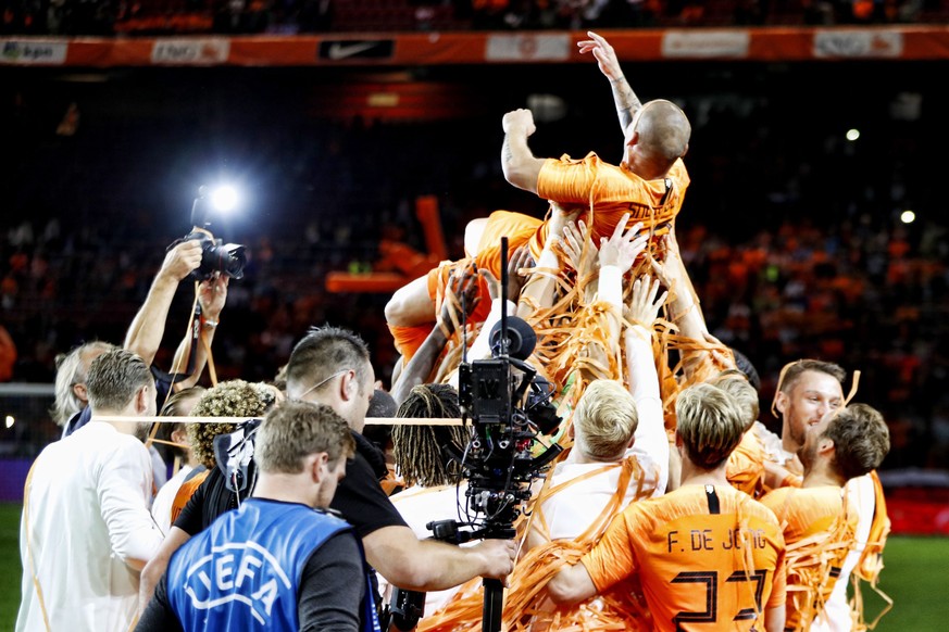 epa07002029 Wesley Sneijder after the International Friendly soccer match between the Netherlands and Peru at Johan Cruijff Arena in Amsterdam, Netherlands, 06 September 2018. Sneijder made his final  ...