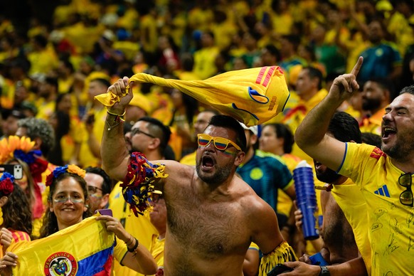 Fans of Colombia cheer at the end of the World Cup Group K soccer match between Colombia and Congo in Zapopan, near Guadalajara, Mexico, Tuesday, June 23, 2026. (AP Photo/Ricardo Mazalan)
Congo Colomb ...