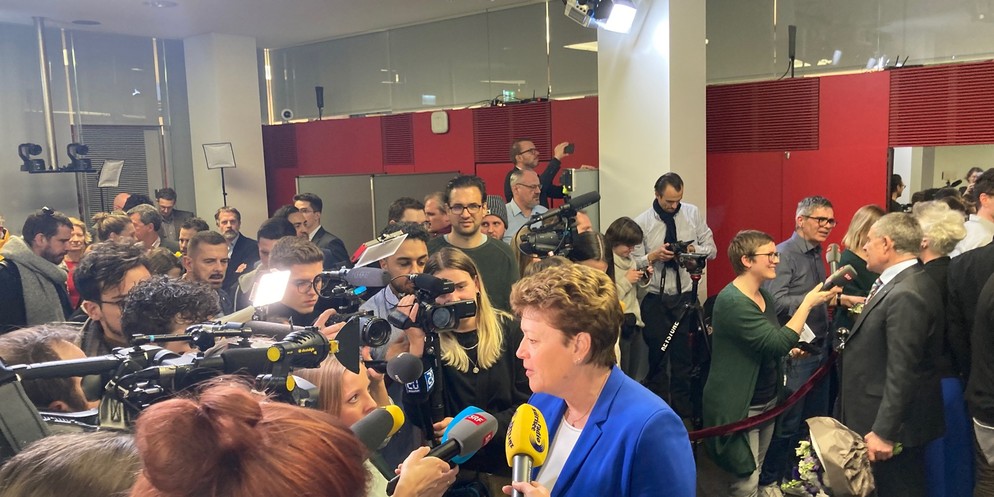 Die Mitte ist die grosse Gewinnerin, die Grünen verlieren: Die
Kantonsratswahlen in Zürich zeigen Veränderungen, die auch für die
eidgenössischen Wahlen im Herbst interessant sind, erklärt der Politex ...