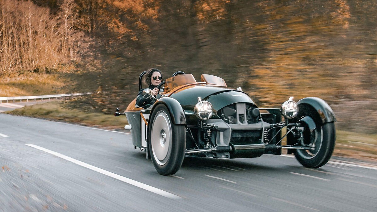 Morgan Super 3 auto retro design https://www.morgan-motor.com/super-3/