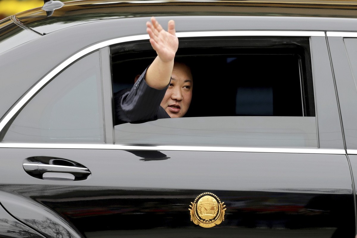 Kim Jong-un (ici en 2019) aime les voitures de luxe.