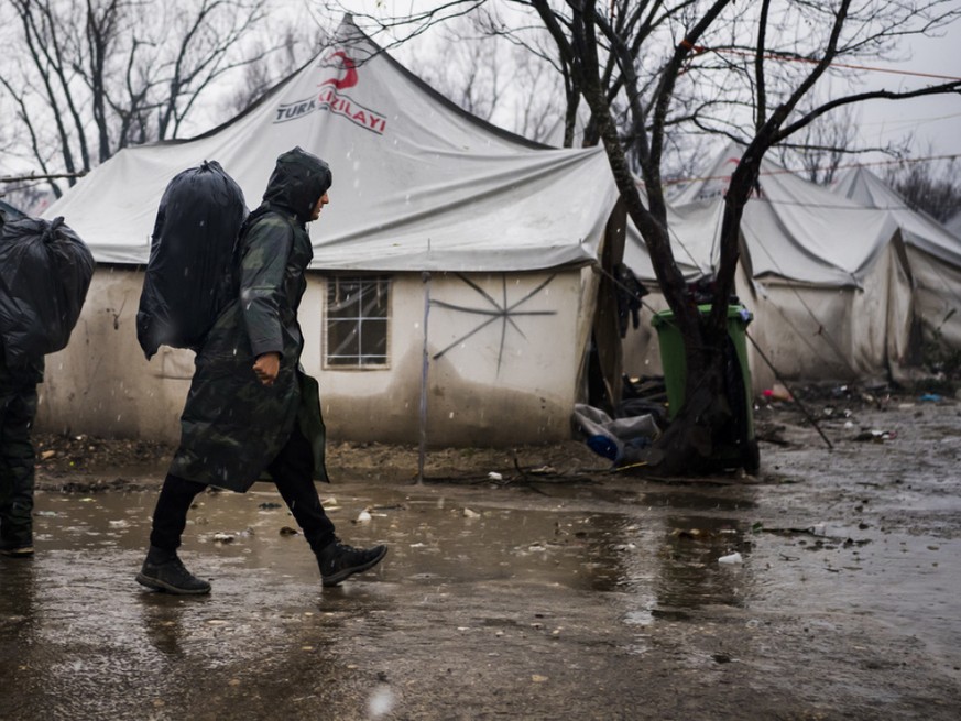 Das Schweizerische Rote Kreuz stockt seine Winterhilfe für Flüchtlinge in Bosnien-Herzegowina auf.