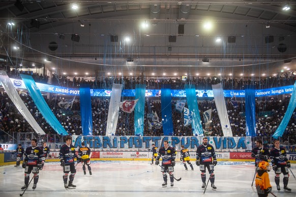 Ambri&#039;s fans, before the Play-in game of National League Swiss Championship 2023/24 between HC Ambri Piotta and HC Lugano, at the Gottardo Arena in Ambri, Thursday, March 7, 2024. (KEYSTONE/Ti-Pr ...